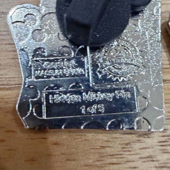 Disney Hidden Mickey Pins 2014 Character Sketch Pad Simba & Tow Mater Set - Picture 3 of 4